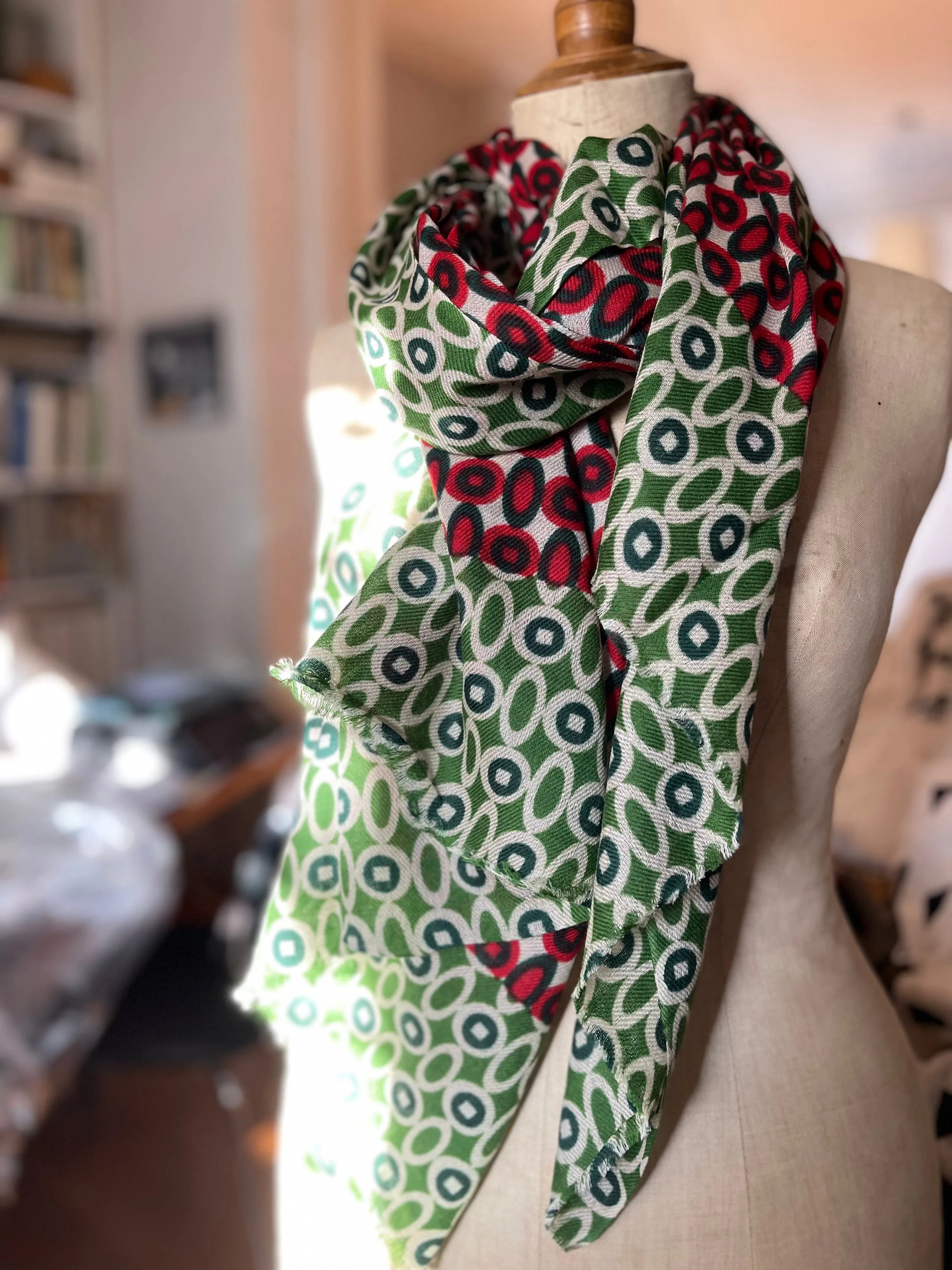 FINE MERINO WOOL - GEOMETRY IN GREEN