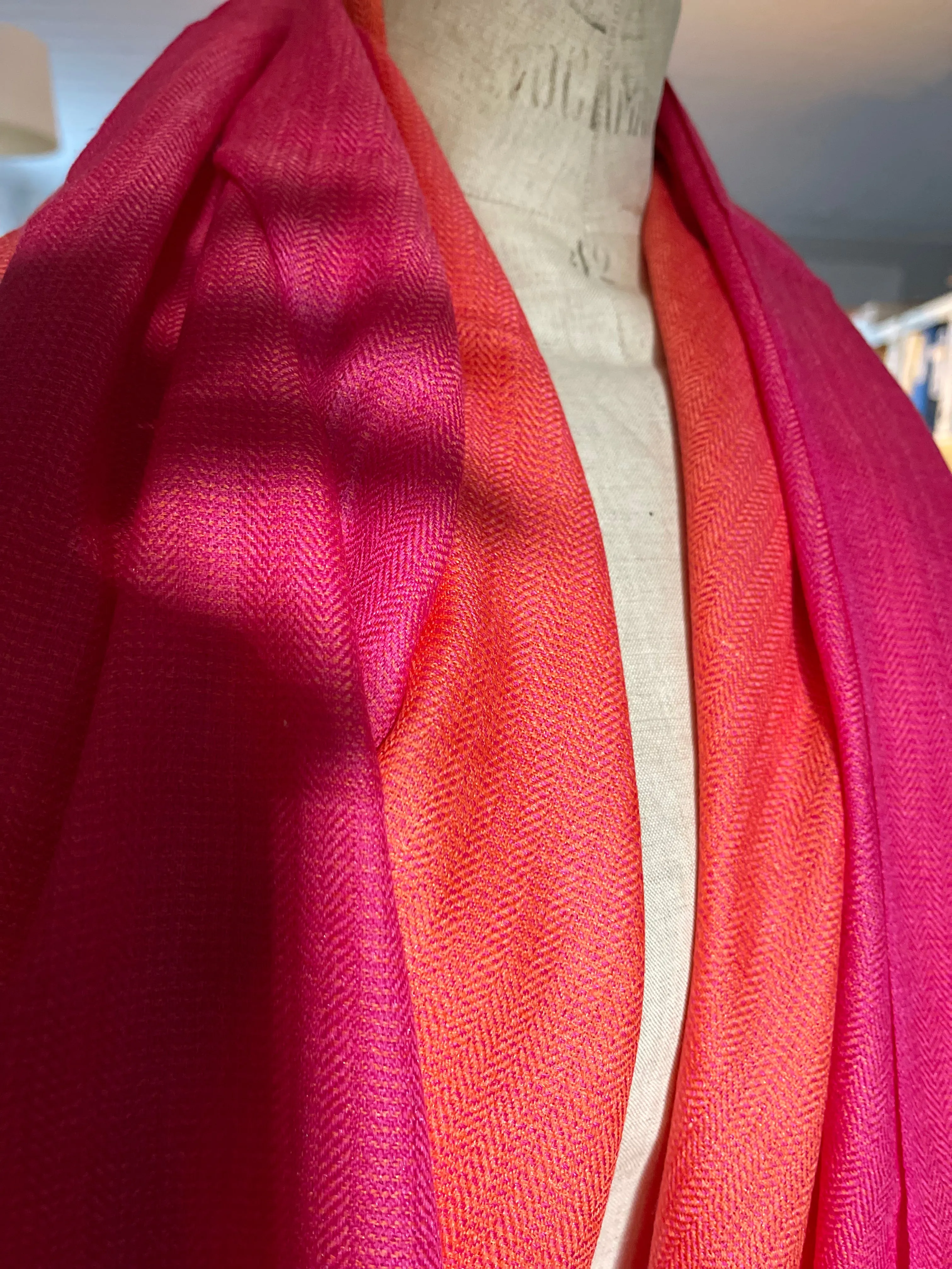 FINE MERINO WOOL - HOT PINK HEAT