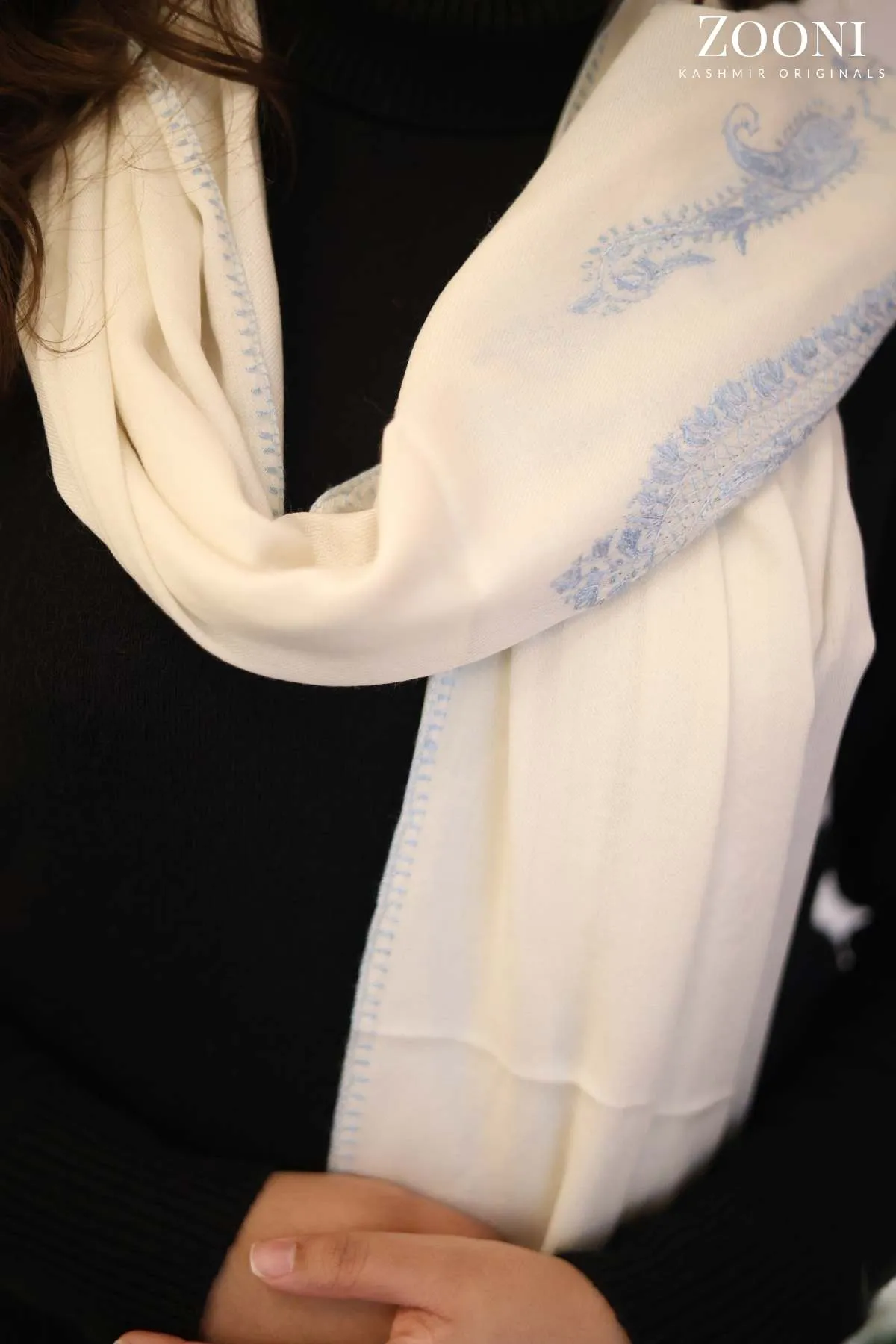 Hand Embroidered Palla Embroidery Stole/Wrap - White