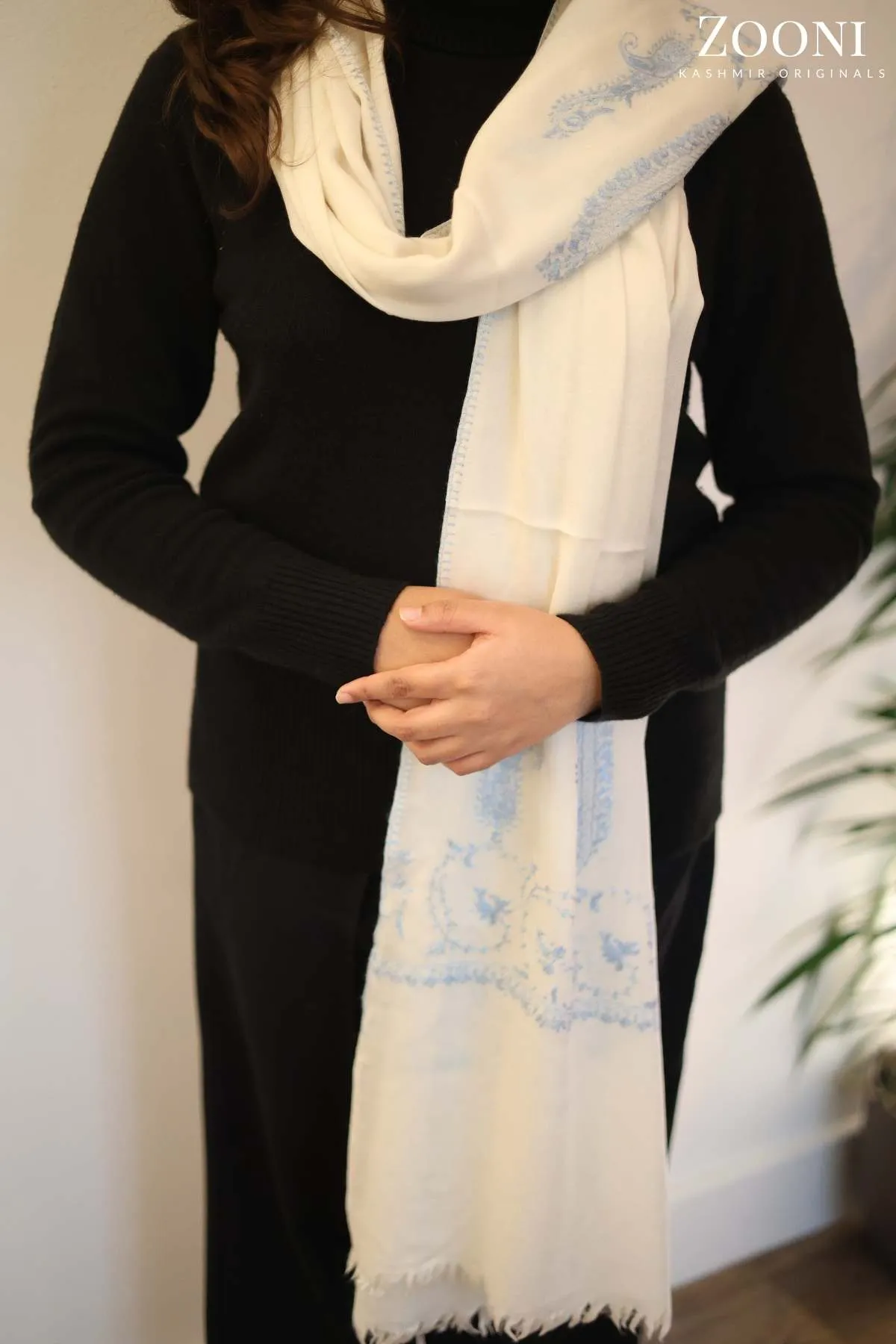 Hand Embroidered Palla Embroidery Stole/Wrap - White