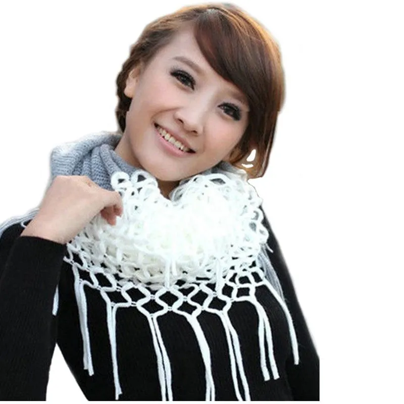 Knitted Loop Tassels Scarf