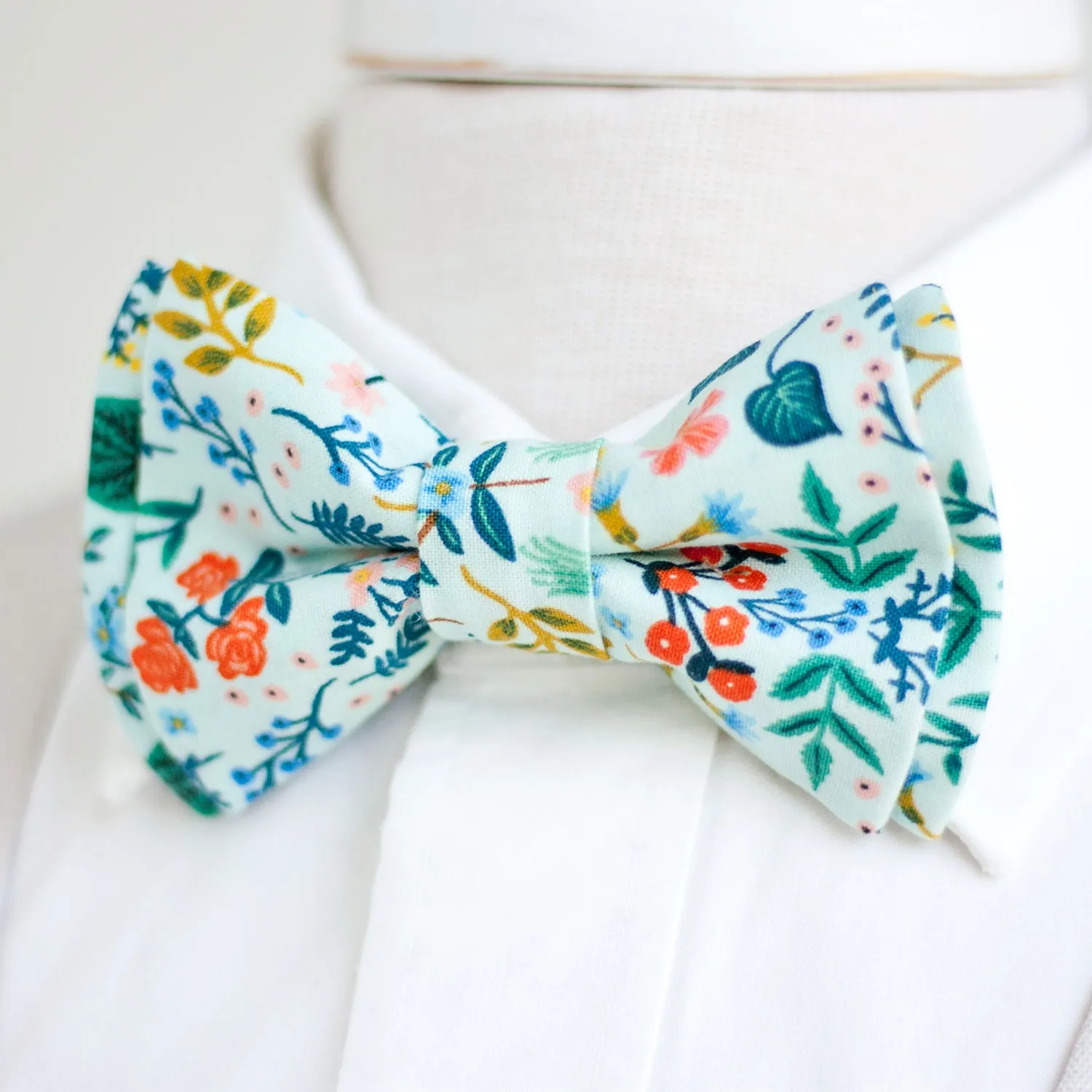 Men's Necktie / Mint Metallic Floral
