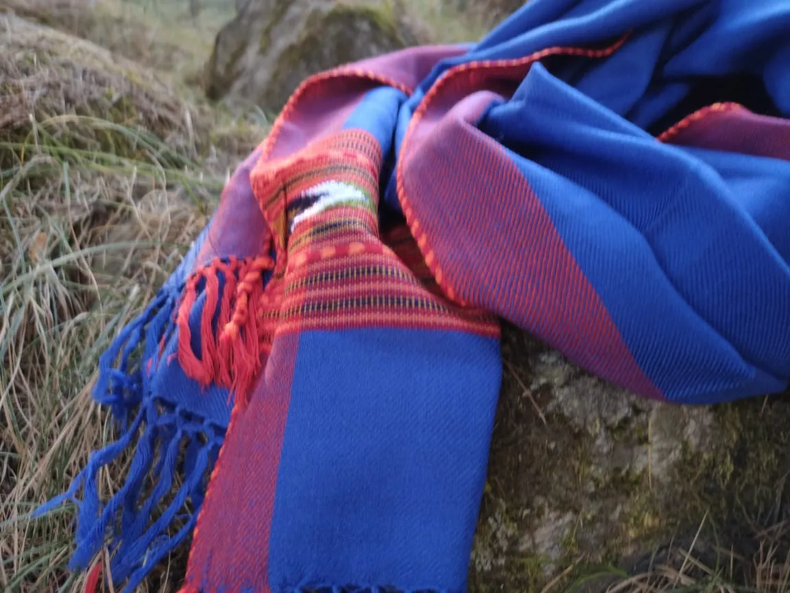 Wool scarf / stole